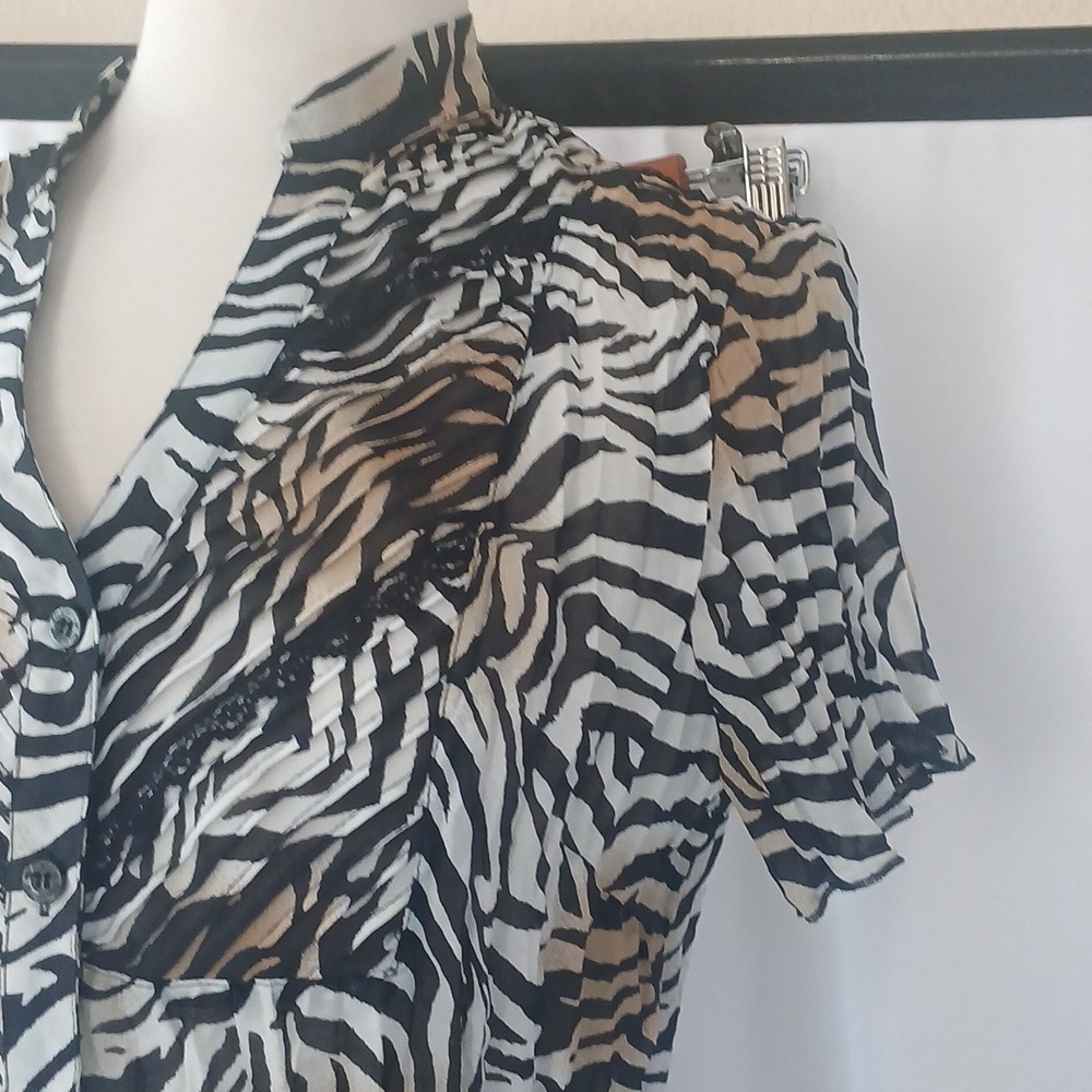 NY COLLECTION Animal Print Button-Up Women's Top Sml/ Med - Picture 4 of 8